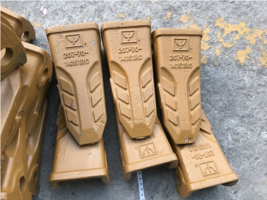 PC300挖掘機鬥（dòu）齒