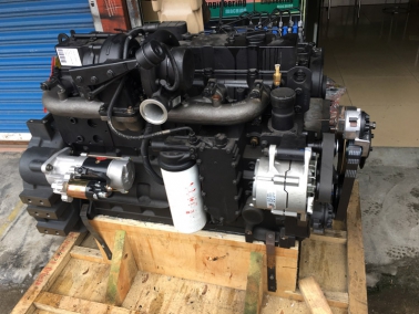 康明斯（sī）6CT8.3發動機總成（chéng）